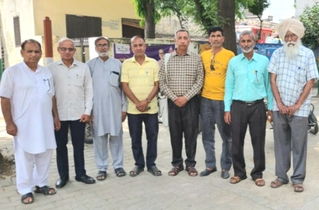 A meeting of the Garhshankar Tehsil Unit of Indian Revolutionary Marxists was held at Gandhi Park in Garhshankar